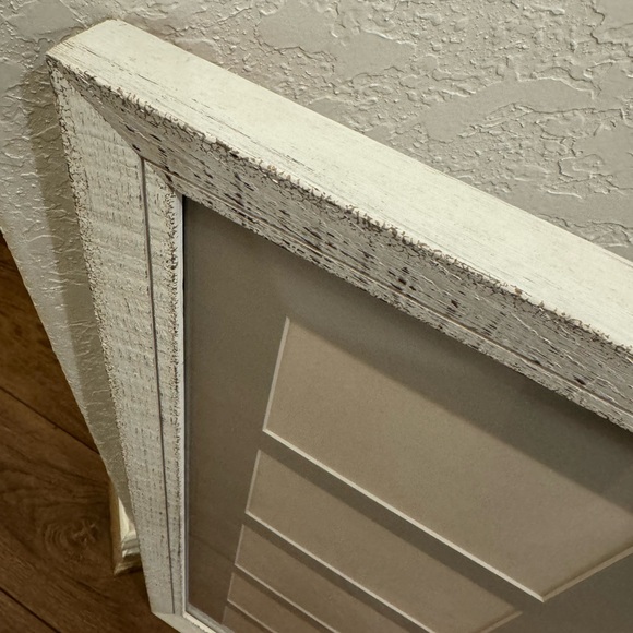 Custom-Made Rustic White Photo Frame (36"x28") - Hobby Lobby - Picture 8 of 16